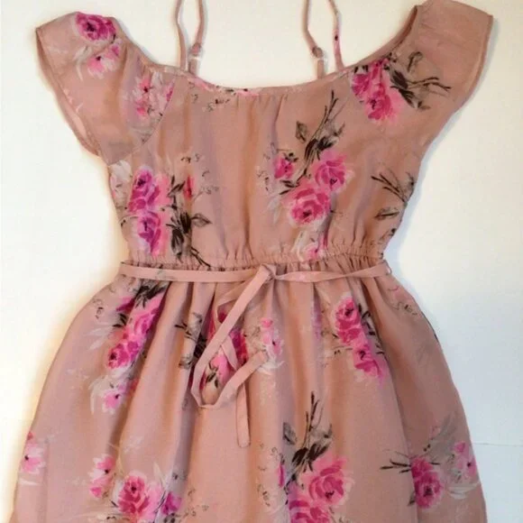 Pretty Pink Off the Shoulder Floral dress - Picture 2 of 7